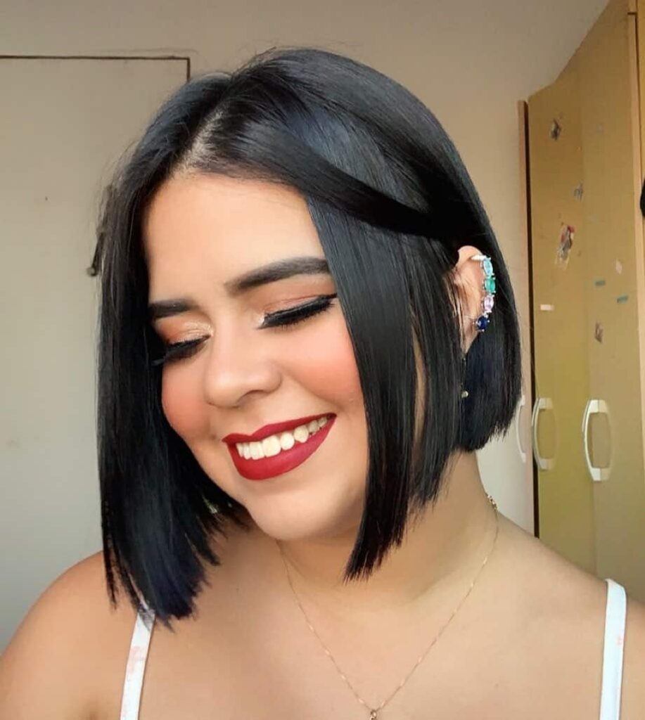 inverted bob for thin hair and round face